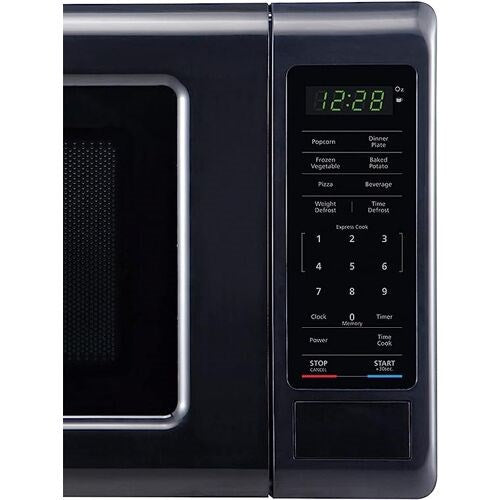 Magic Chef - 0.7 Cu Ft Countertop 700 Watt Digital TouchMicrowaves - MC77MB Fashion