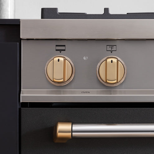 Bertazzoni - Master Series Dual Fuel Knob Décor Set - 12 Knobs Gold - DSMASDKSG on Sale